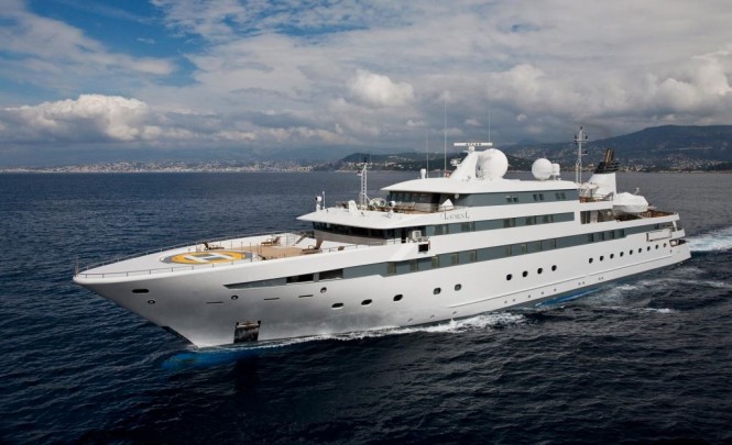 Superyacht LAUREN L