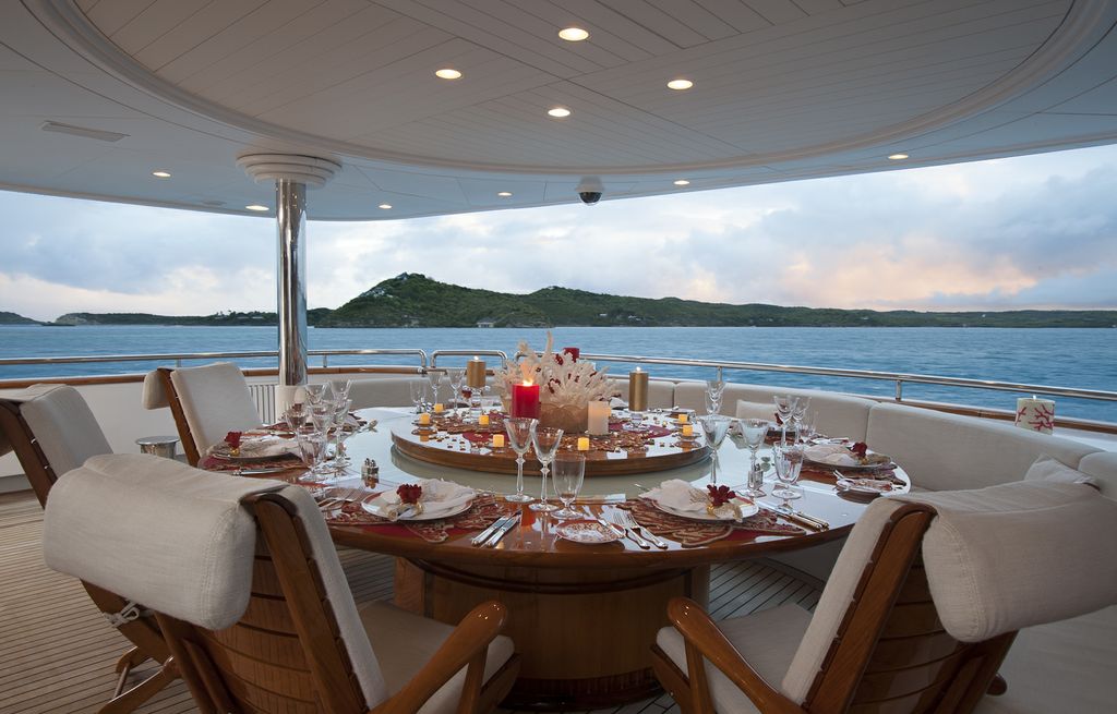aft deck al fresco dining